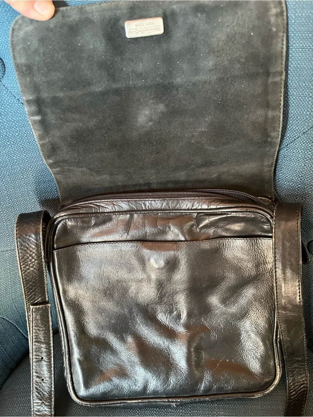 Vintage Kenneth Cole Genuine Leather Shoulder Crossbody Bag